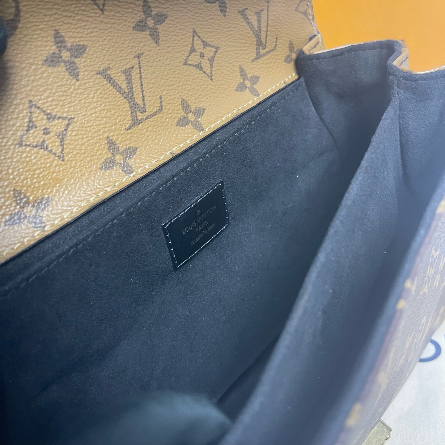 Louis Vuitton - Pochette Métis Monogram Reverse - Monogram coated canvas with leather trim - Brown and Tan with Black trim and Gold-Tone Hardware - (Small)