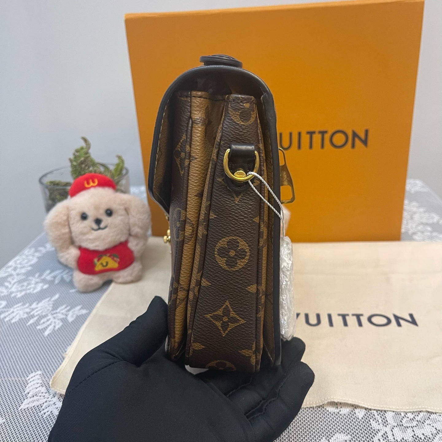 Louis Vuitton - Pochette Métis Monogram Reverse - Monogram coated canvas with leather trim - Brown and Tan with Black trim and Gold-Tone Hardware - (Small)