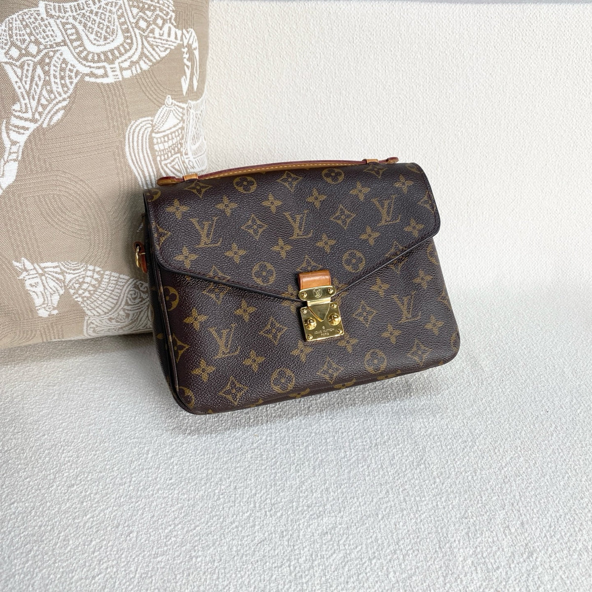 Louis Vuitton - Pochette Metis - Synthetic - Brown - (small)