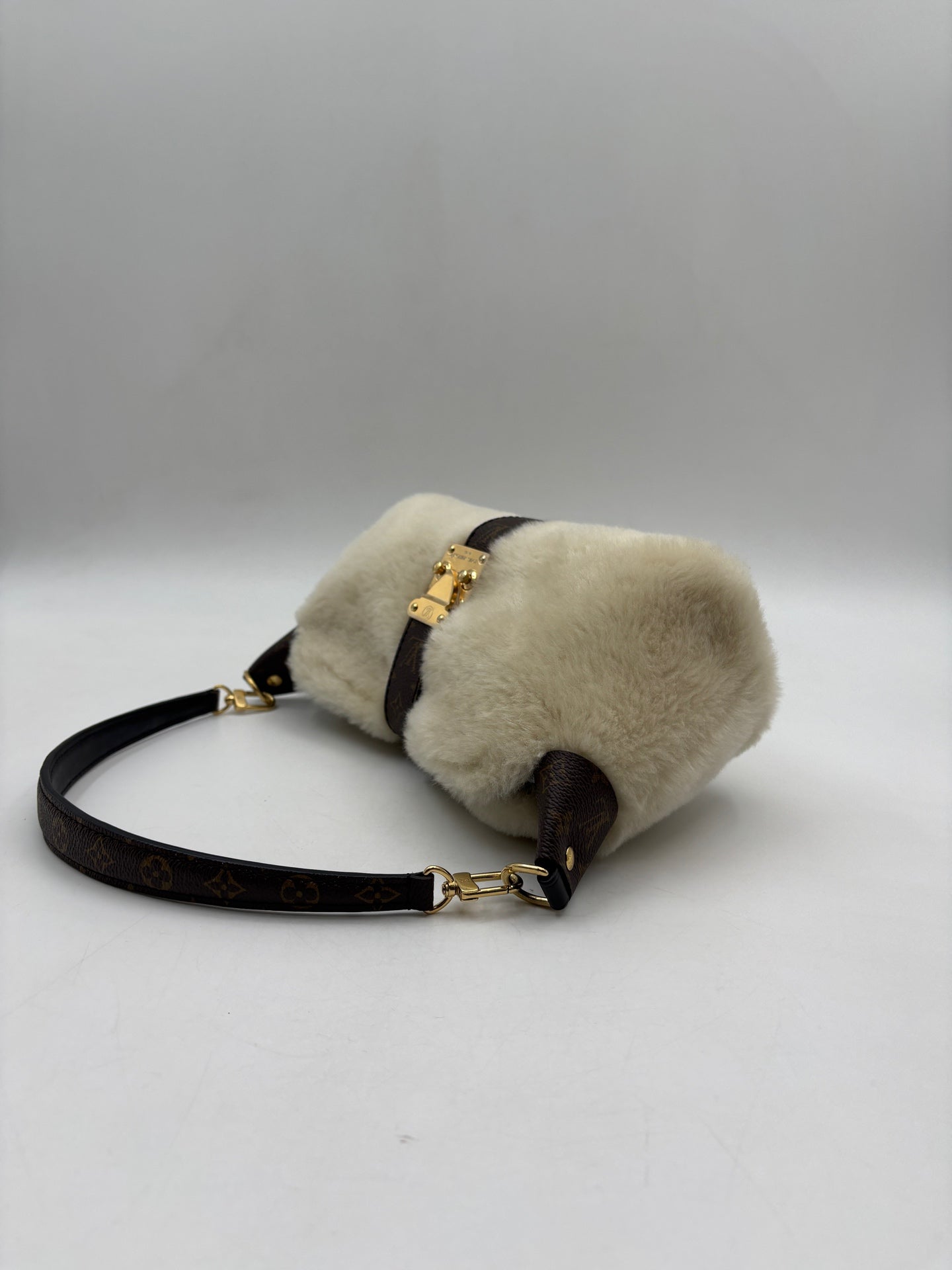 Louis Vuitton - Pochette Mia 25SKI Ski Collection - Wool - Beige - (mini)