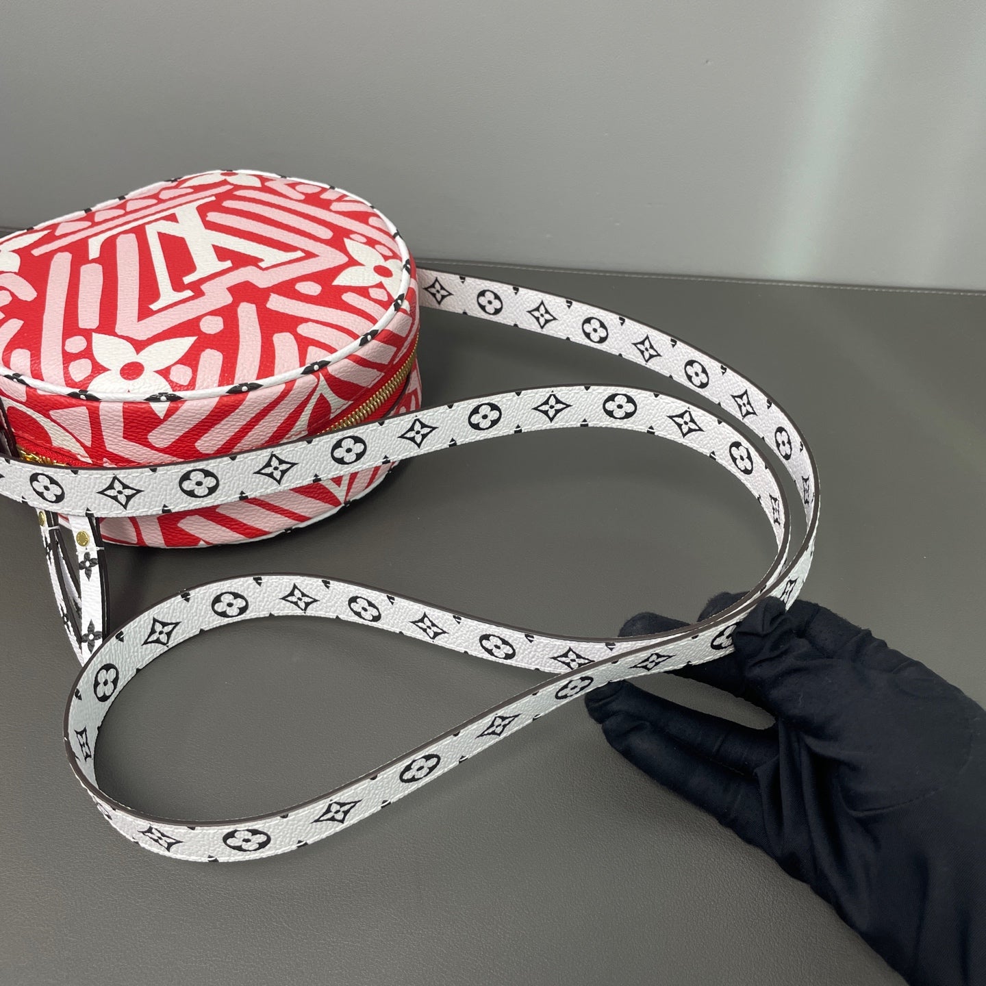 Louis Vuitton - Pochette Round - Synthetic - Multicolour - (mini)
