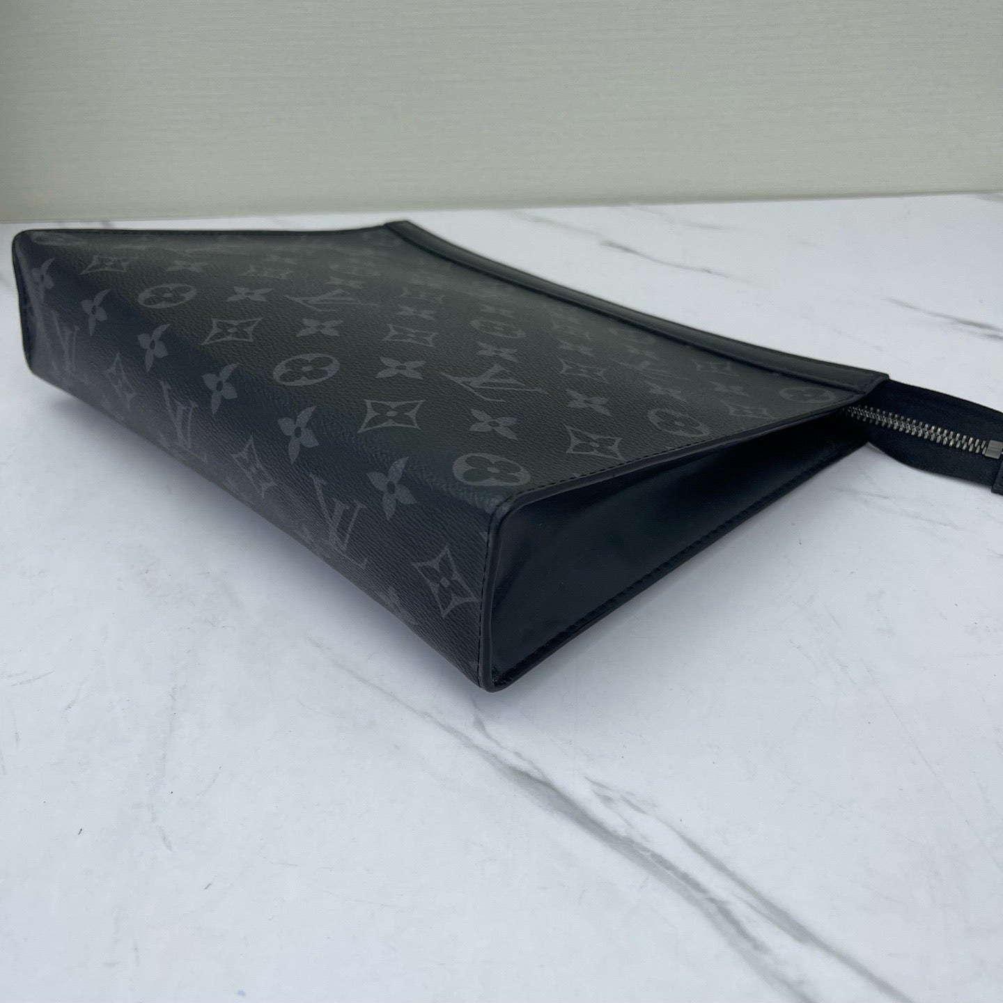 Louis Vuitton - Pochette Voyage GM - Monogram Eclipse Canvas with Leather Trim - Black - (large)