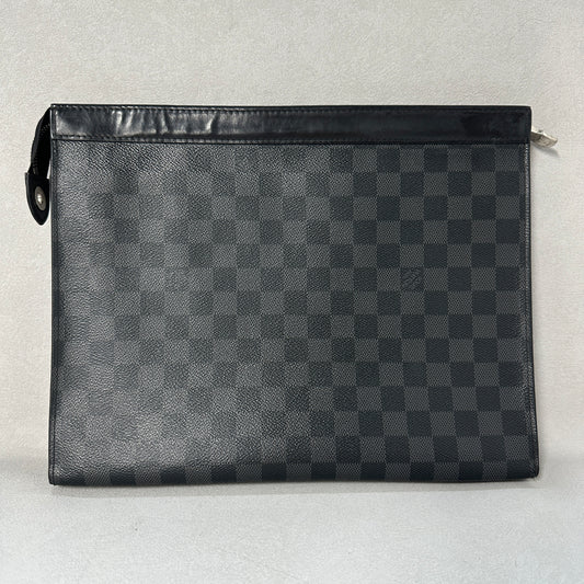 Louis Vuitton - Pochette Voyage - Leather - Black - (large)