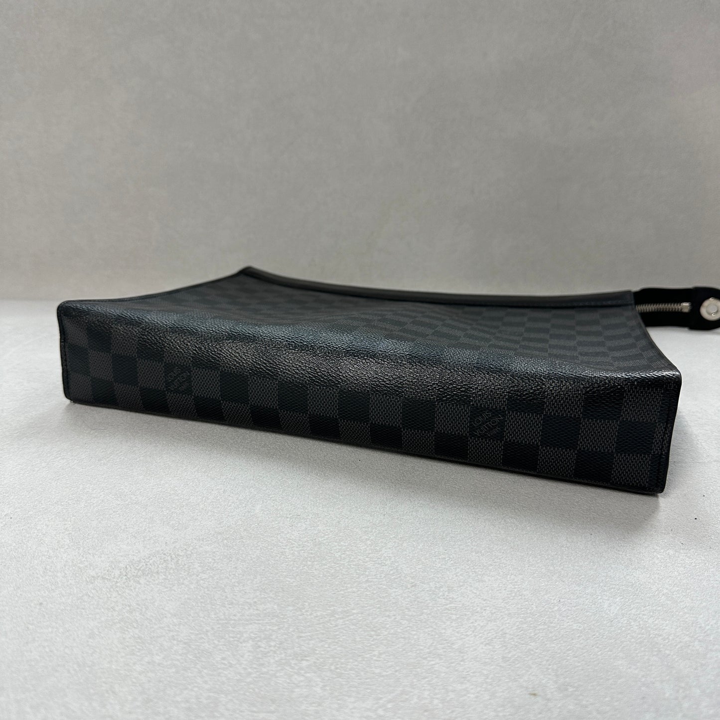 Louis Vuitton - Pochette Voyage - Leather - Black - (large)
