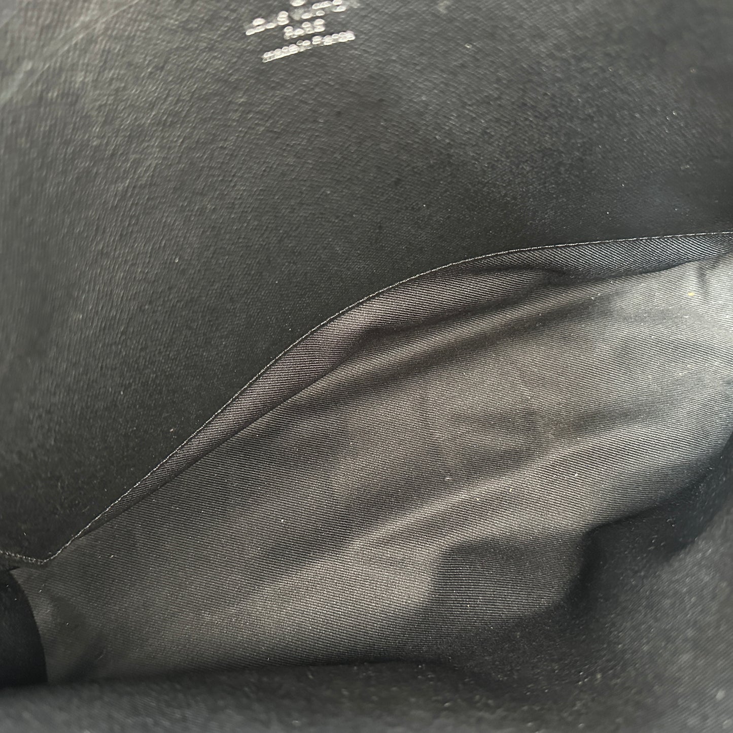 Louis Vuitton - Pochette Voyage - Leather - Black - (large)