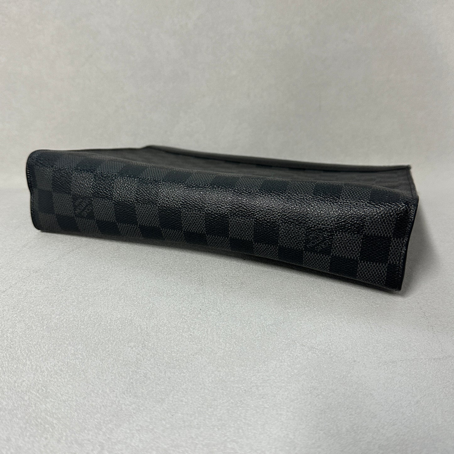 Louis Vuitton - Pochette Voyage MM - Leather - Black - (medium)