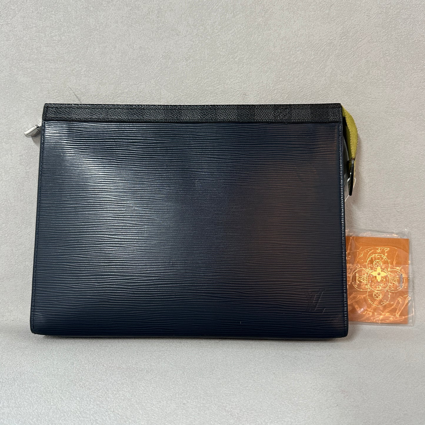 Louis Vuitton - Pochette Voyage MM - Leather - Navy - (medium)
