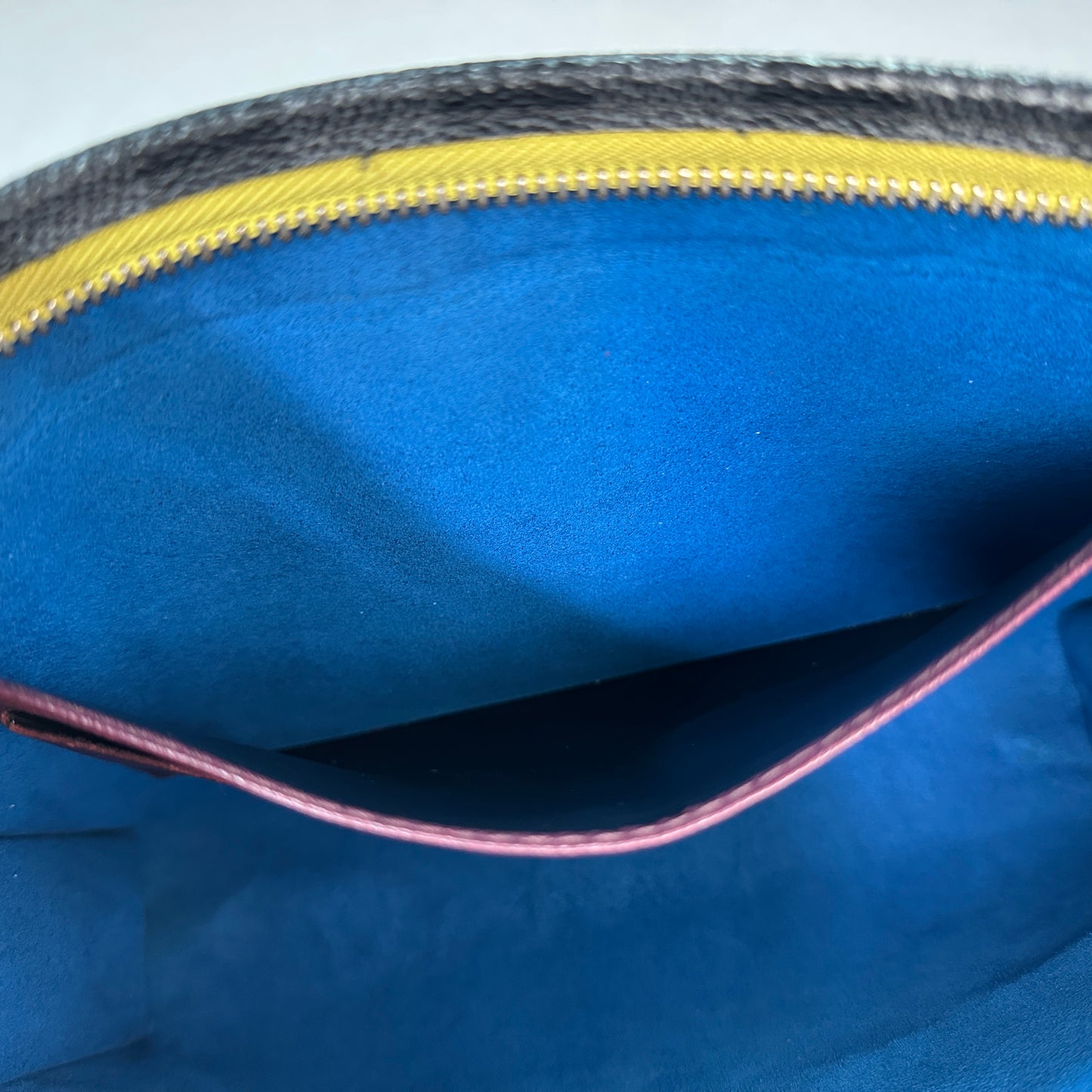 Louis Vuitton - Pochette Voyage MM - Leather - Navy - (medium)