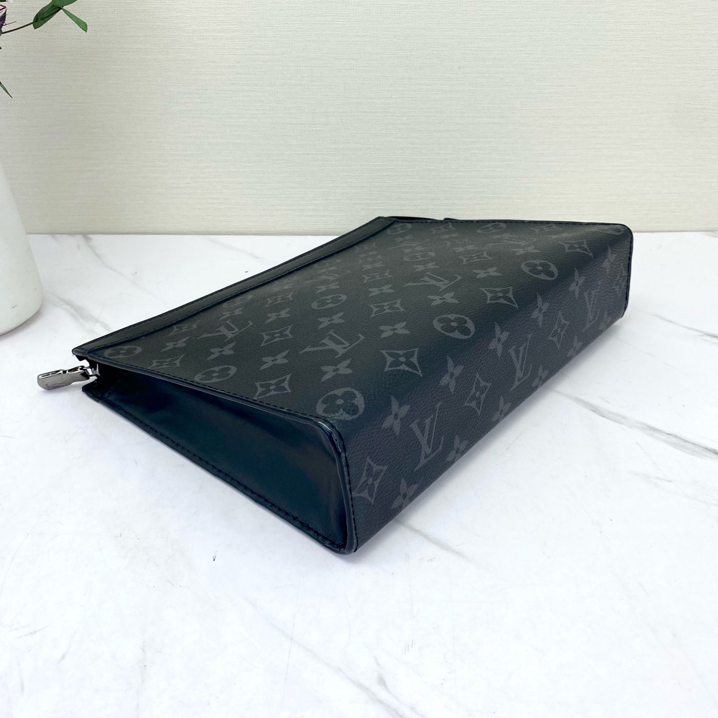 Louis Vuitton - Pochette Voyage MM - Monogram Eclipse coated canvas with leather trim - Black - (medium)