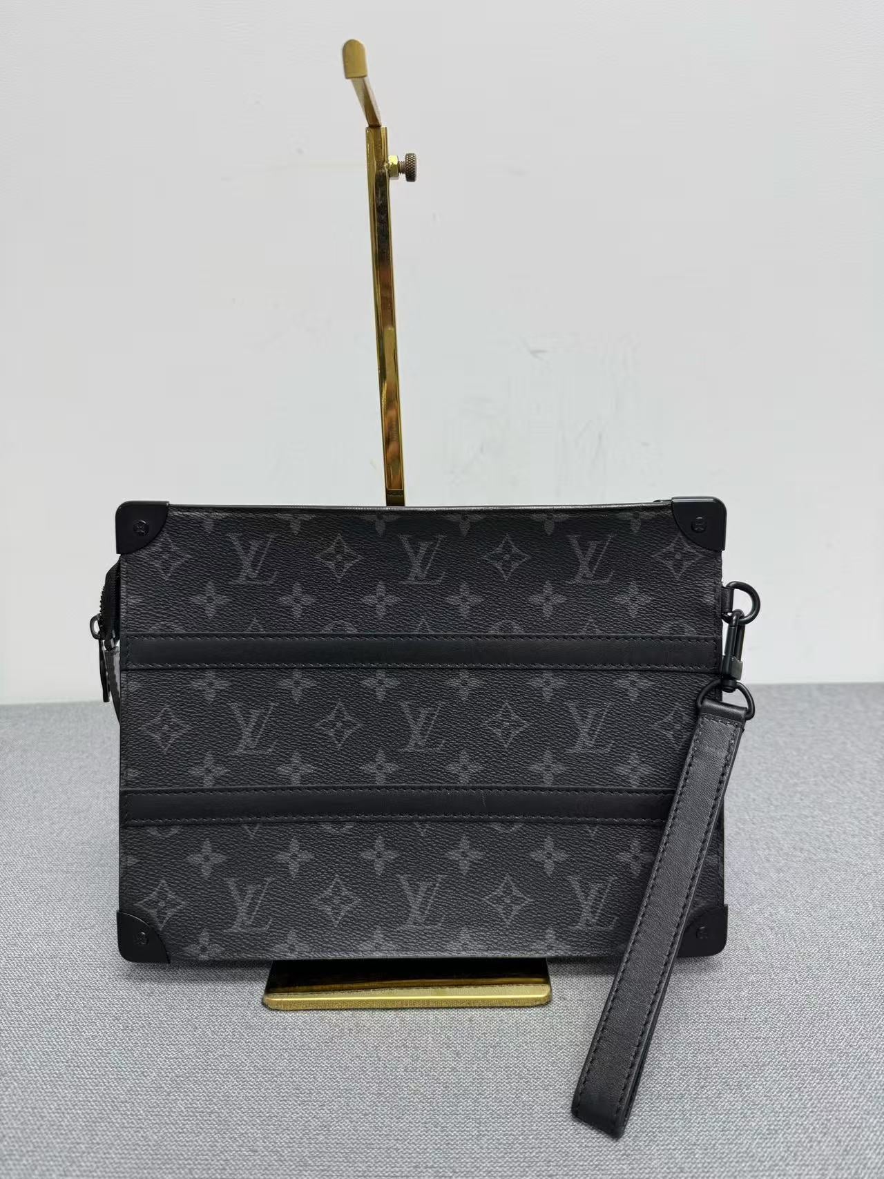Louis Vuitton - Pochette Voyage - Monogram Eclipse coated canvas with leather trim - Grey - (medium)