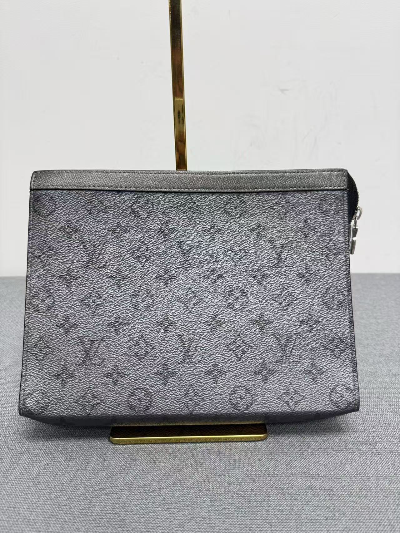 Louis Vuitton - Pochette Voyage - Monogram Eclipse Reverse coated canvas with leather trim - Grey with darker grey monogram - (Medium)