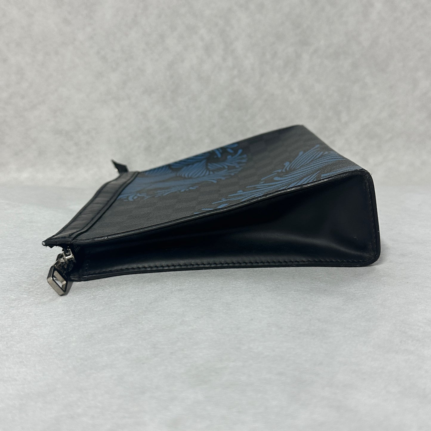 Louis Vuitton - Pochette Voyage - Synthetic - Black - (medium)