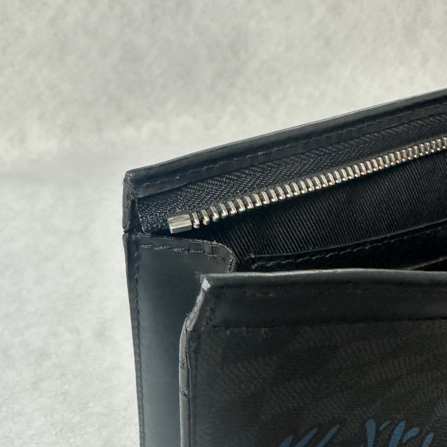 Louis Vuitton - Pochette Voyage - Synthetic - Black - (medium)