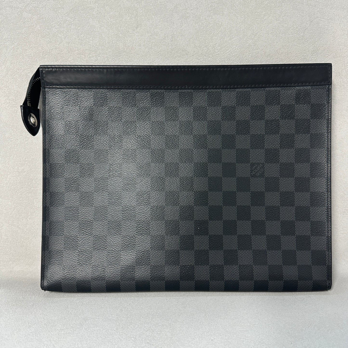 Louis Vuitton - Pochette Voyage - Vinyl - Black - (large)