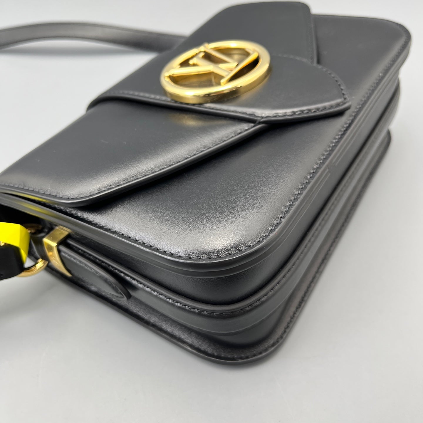 Louis Vuitton - Pont 9 - Leather - Black