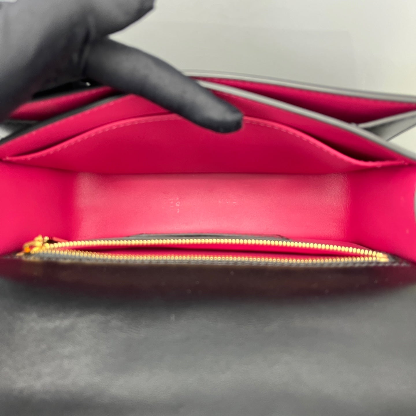 Louis Vuitton - Pont 9 - Leather - Black