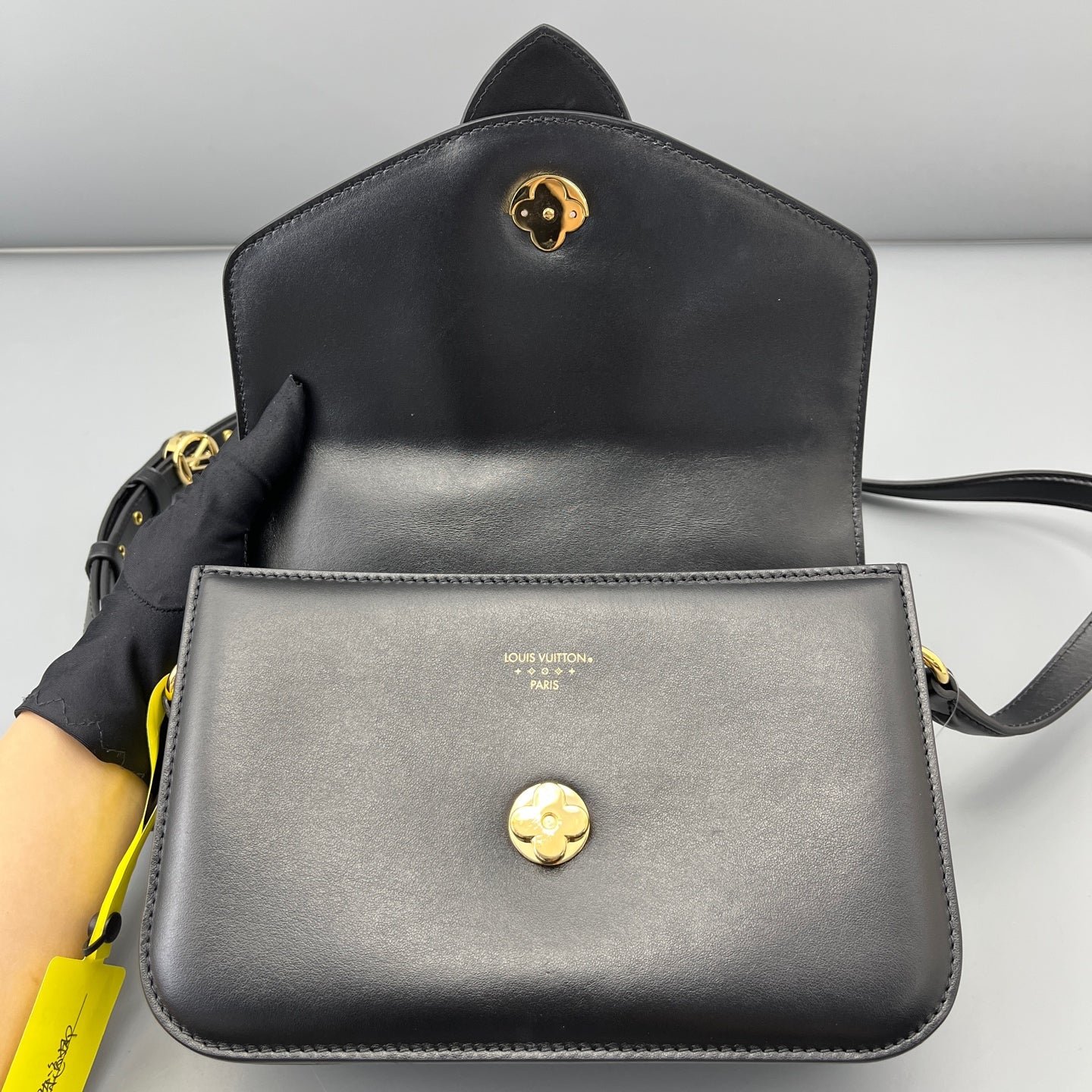 Louis Vuitton - Pont 9 - Leather - Black