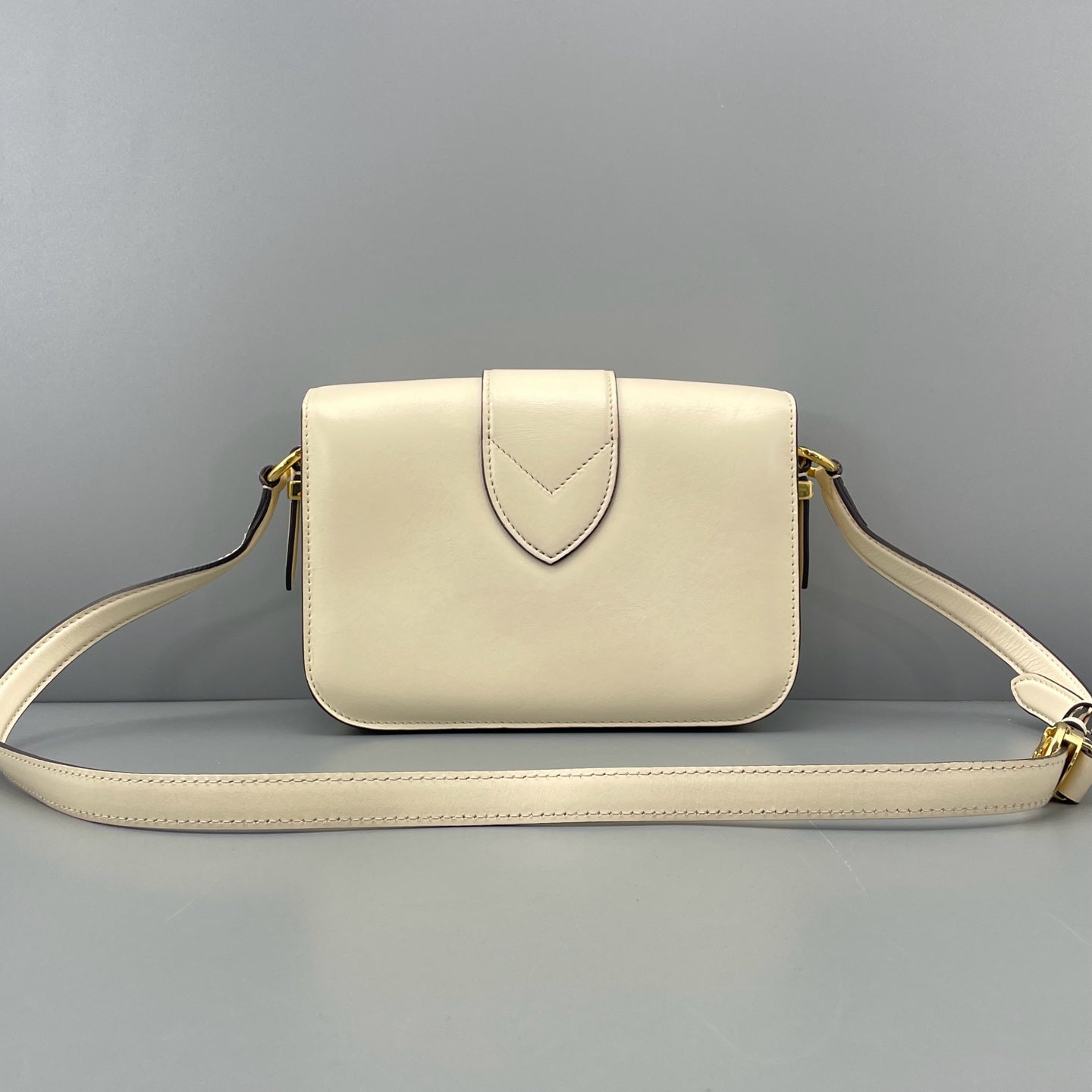 Louis Vuitton - Pont 9 Flap Bag - Smooth cowhide leather - White - (Small)