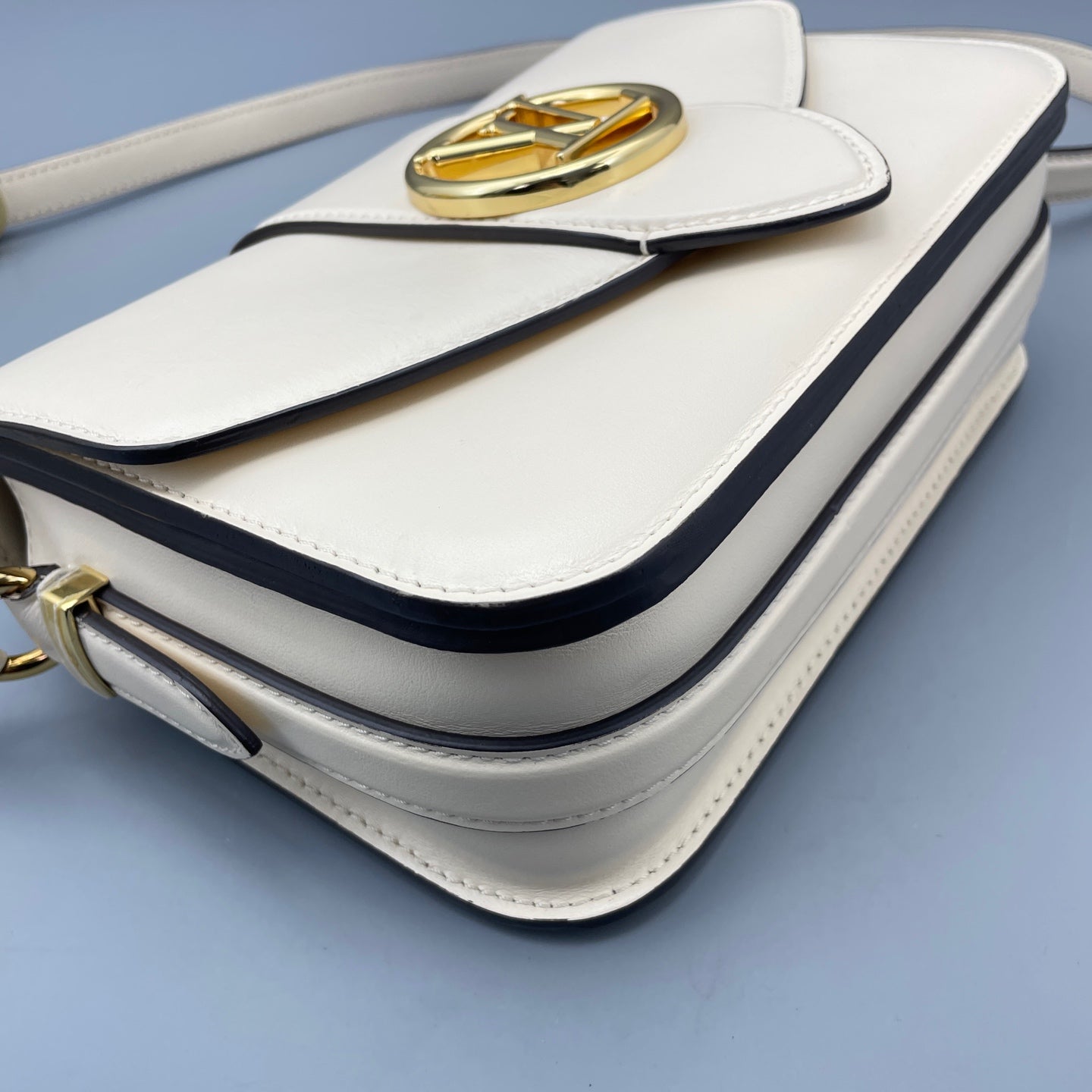 Louis Vuitton - Pont 9 Flap Bag - Smooth cowhide leather - White - (Small)