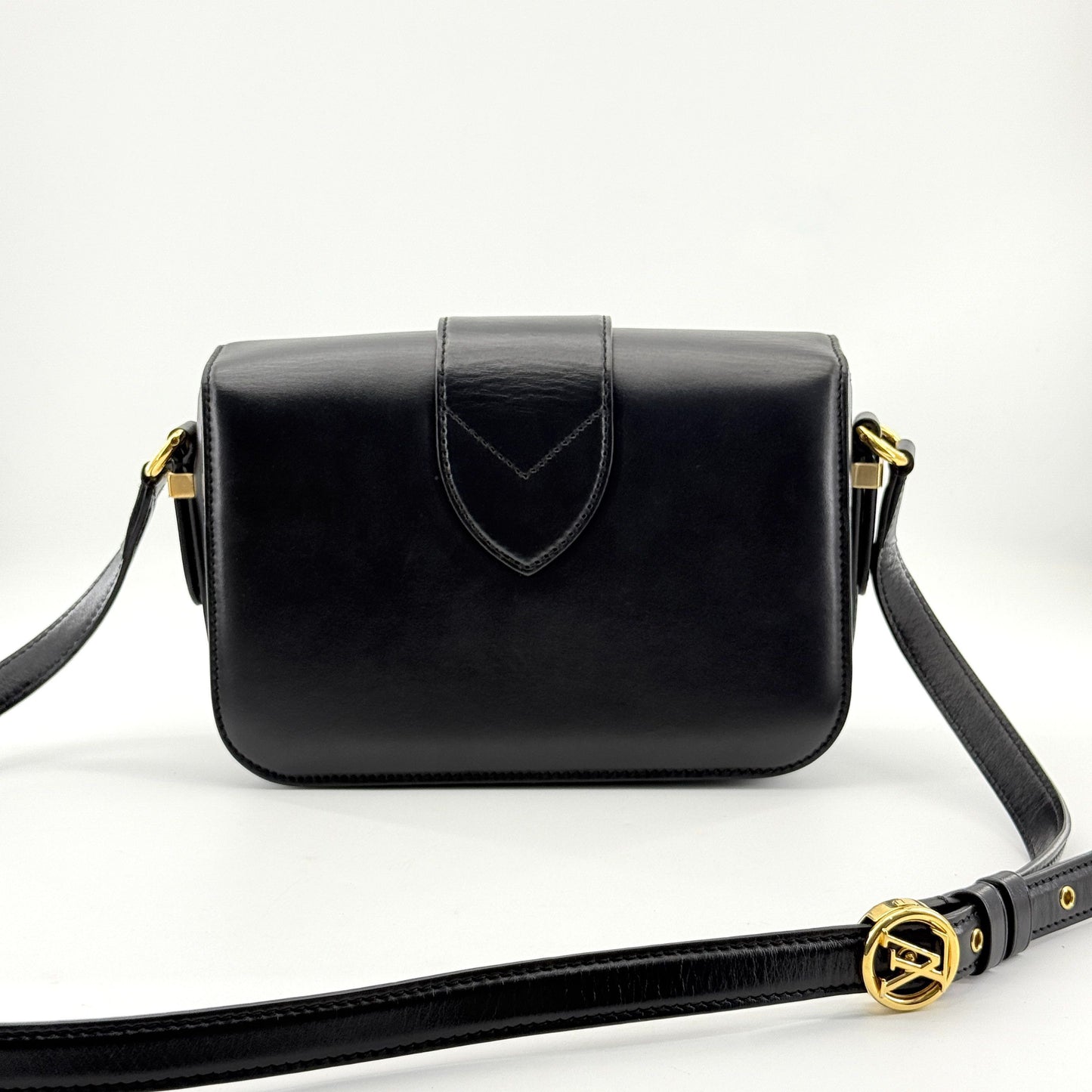 Louis Vuitton - Pont 9 - Smooth leather - Black with Pink interior and Gold-Tone Hardware - (Medium)