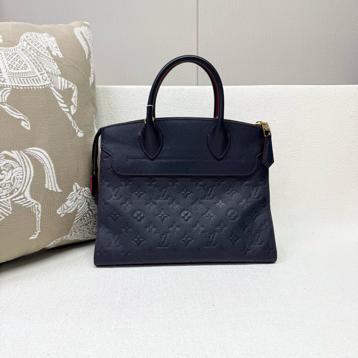 Louis Vuitton - Pont Neuf - Leather - Navy - (medium)