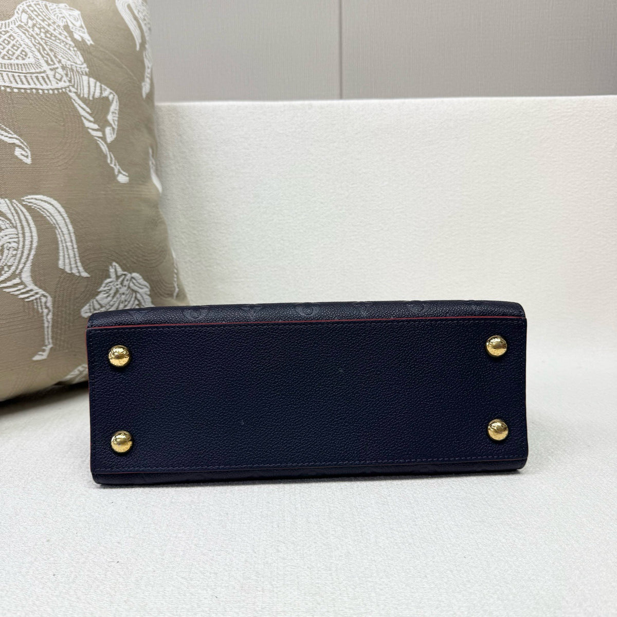 Louis Vuitton - Pont Neuf - Leather - Navy - (medium)