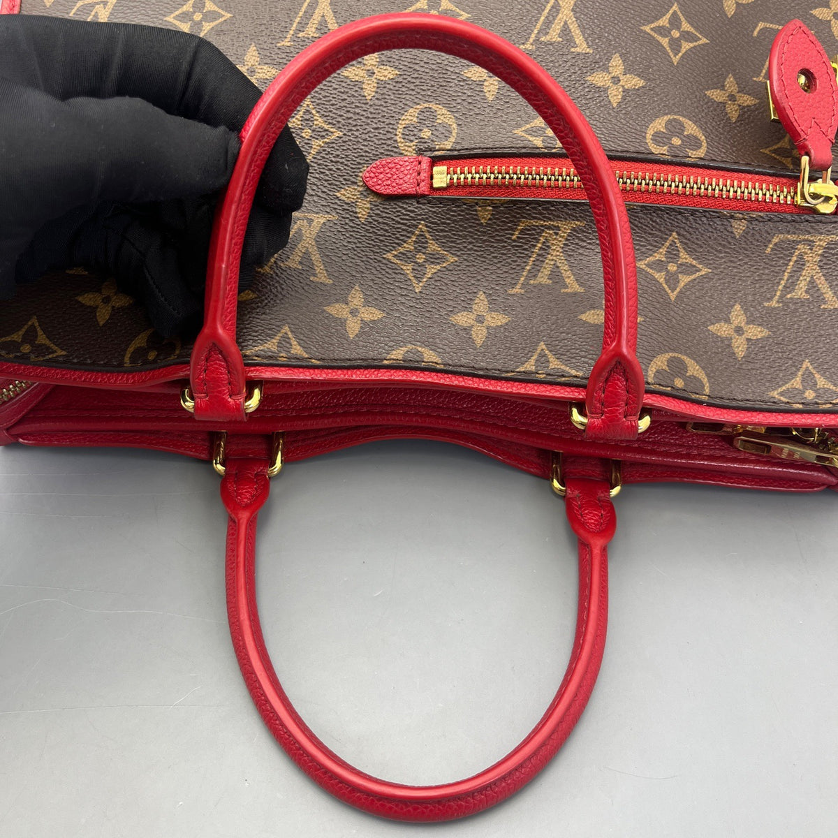 Louis Vuitton - Popincourt - Leather - Brown - (medium)