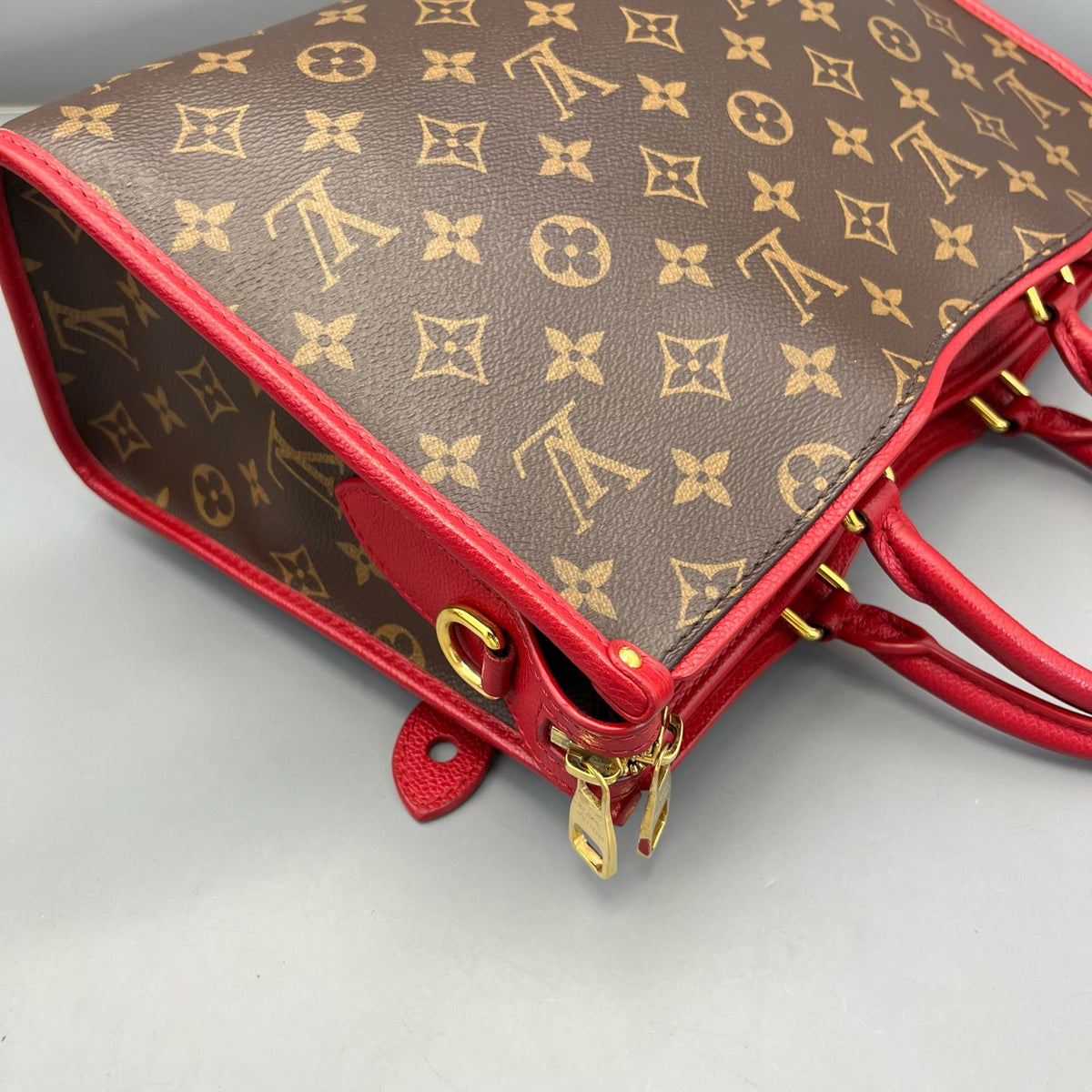 Louis Vuitton - Popincourt - Leather - Brown - (medium)