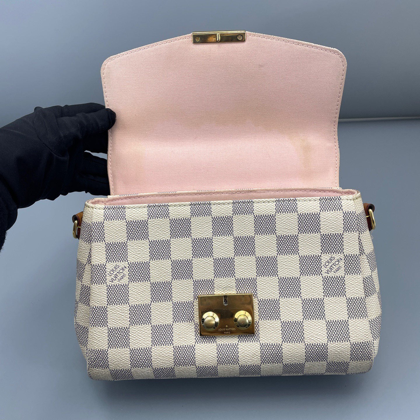 Louis Vuitton - Postman Bag - Damier Azur coated canvas with natural cowhide leather trim - White - (Small)