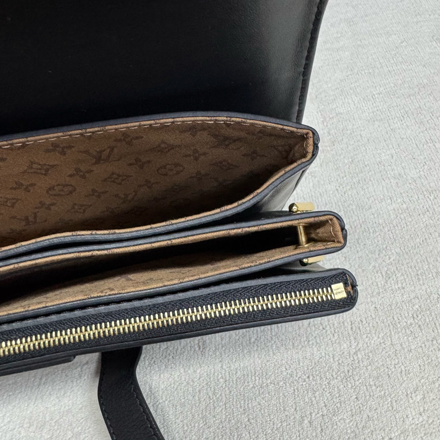 Louis Vuitton - Rendez-Vous - Leather - Black - (mini)