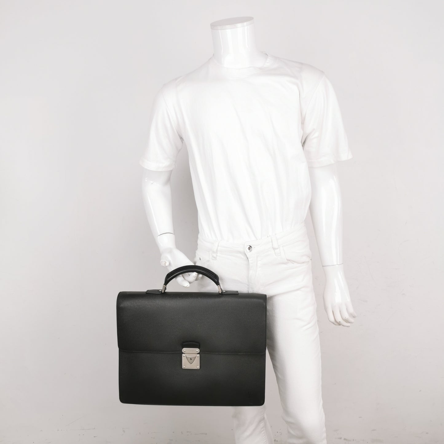 Louis Vuitton - Robusto - Leather - Black - (large)