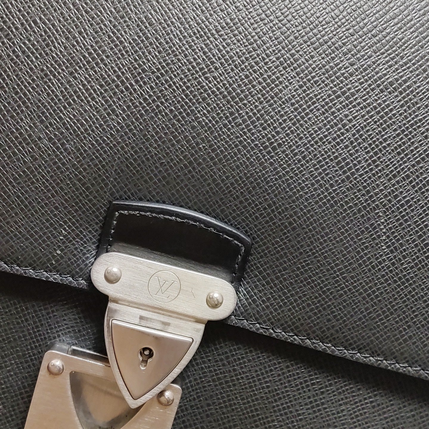 Louis Vuitton - Robusto - Leather - Black - (large)
