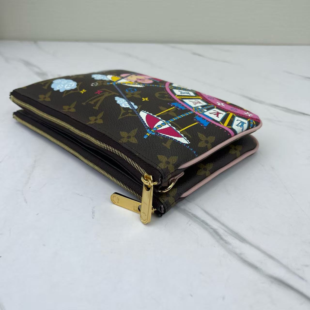 Louis Vuitton - Rose Ballerine Christmas Limited Edition Printed Chain Bag - Monogram coated canvas with leather trim - Multicolour - (mini)