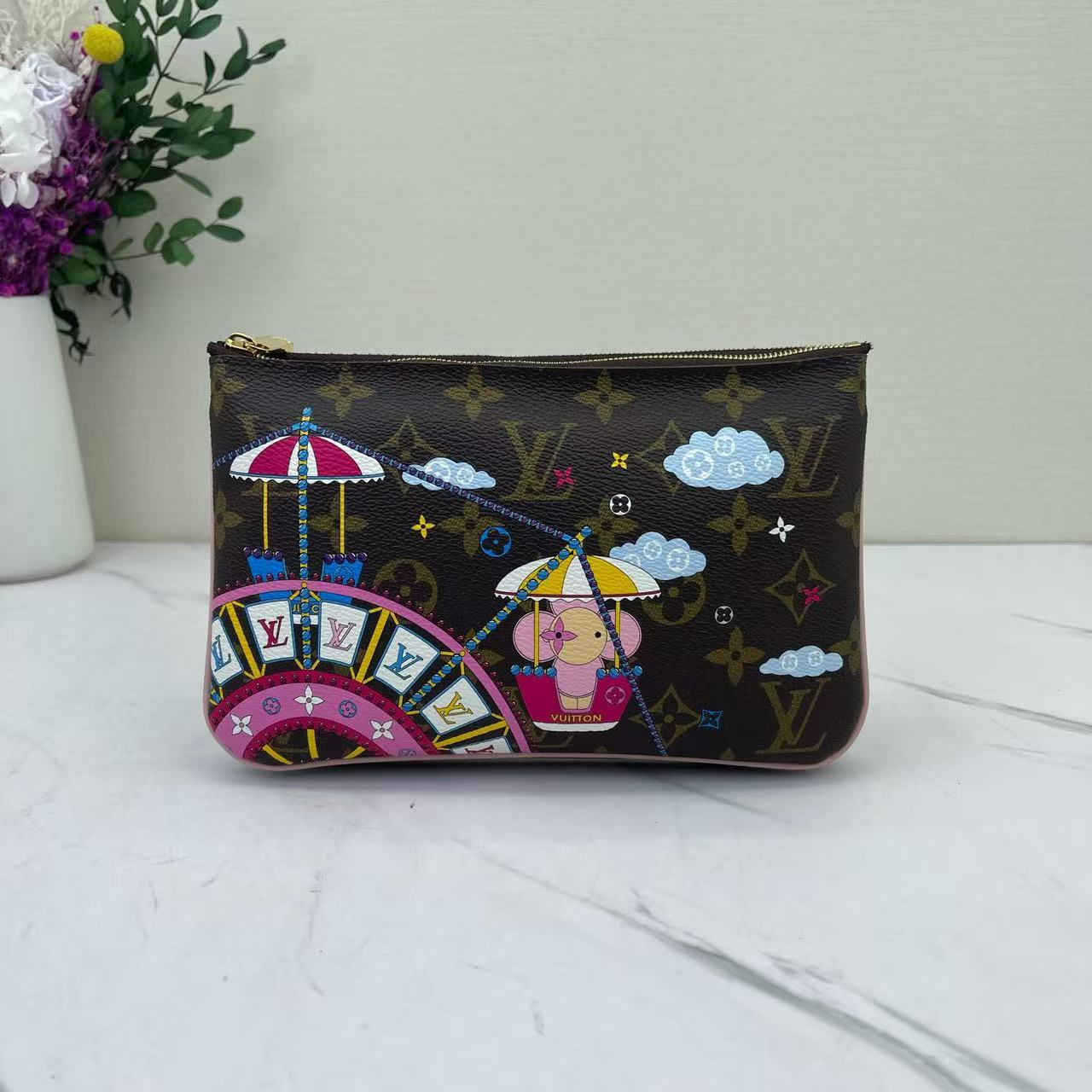 Louis Vuitton - Rose Ballerine Christmas Limited Edition Printed Chain Bag - Monogram coated canvas with leather trim - Multicolour - (mini)