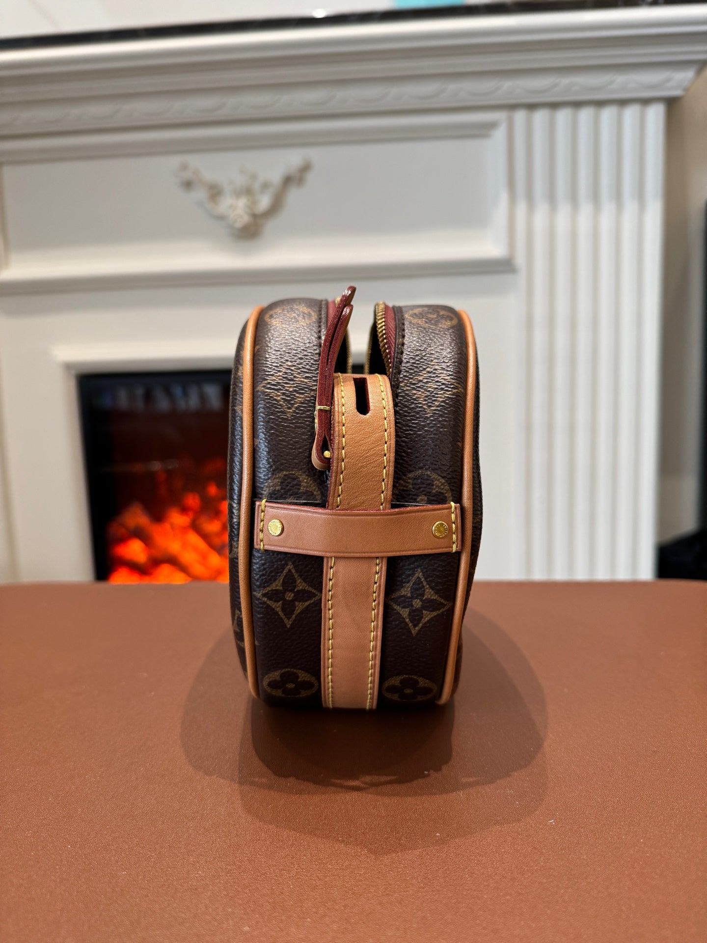 Louis Vuitton - Round Bag - Leather - Brown - (small)