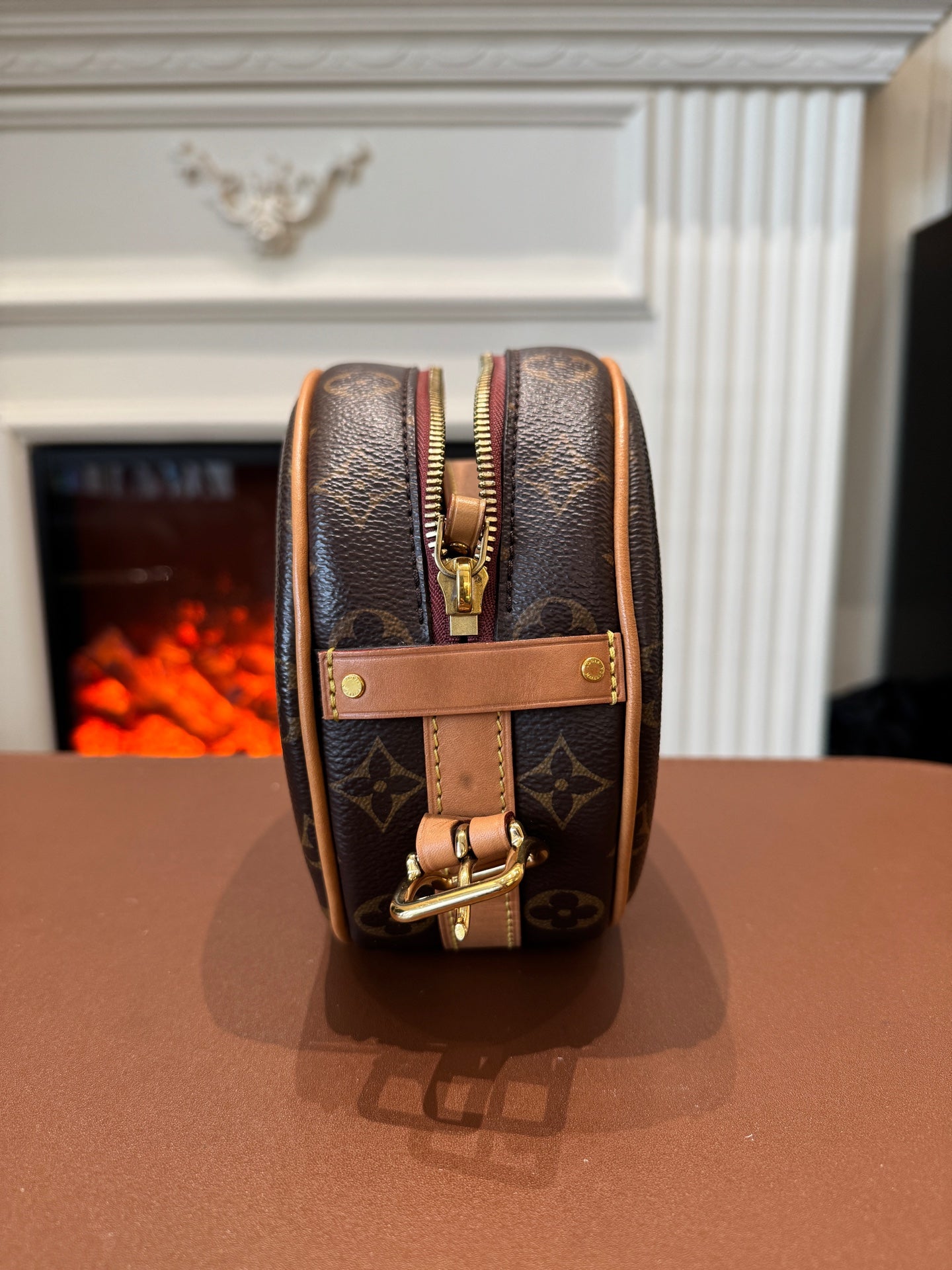 Louis Vuitton - Round Bag - Leather - Brown - (small)