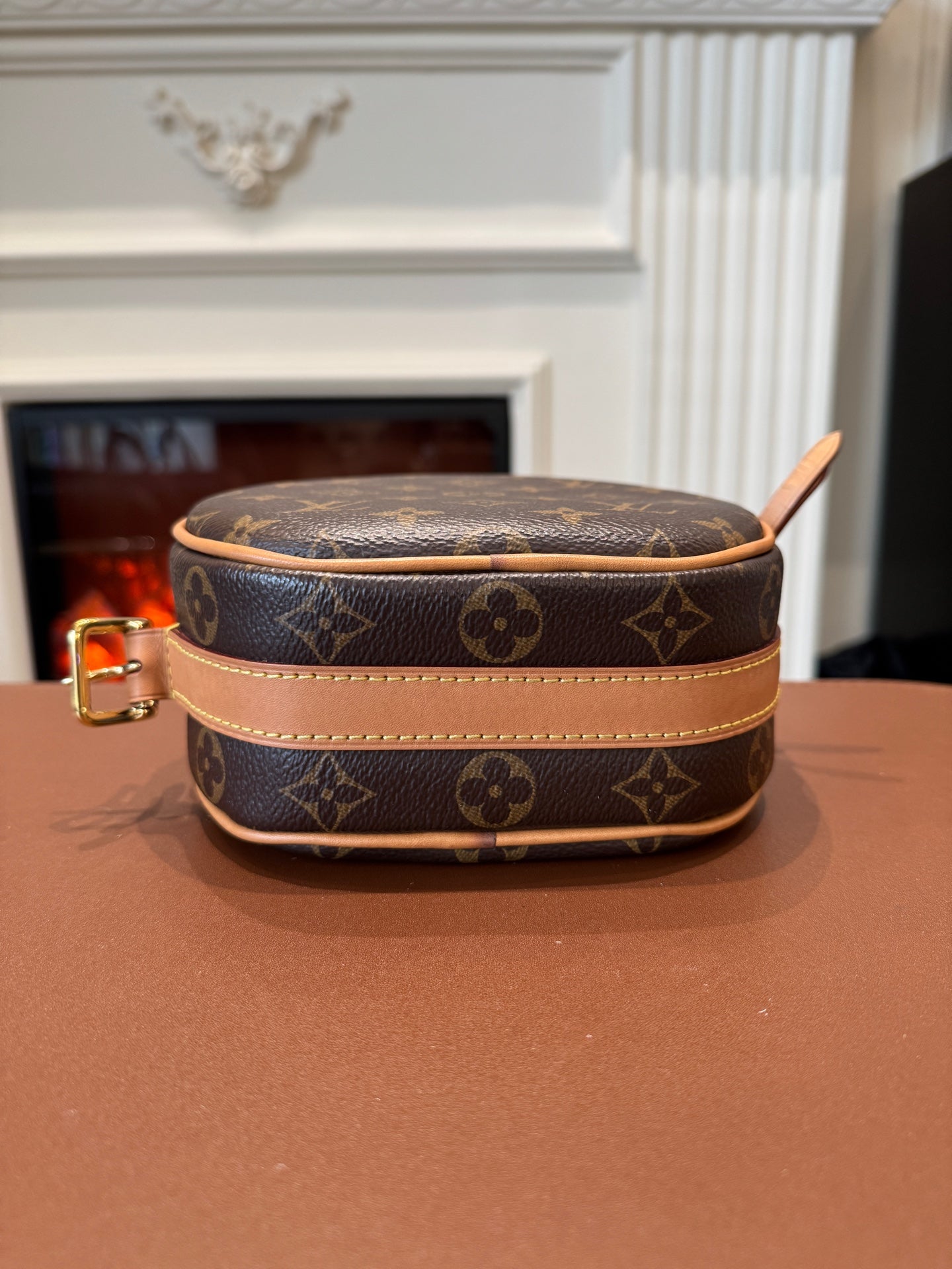 Louis Vuitton - Round Bag - Leather - Brown - (small)