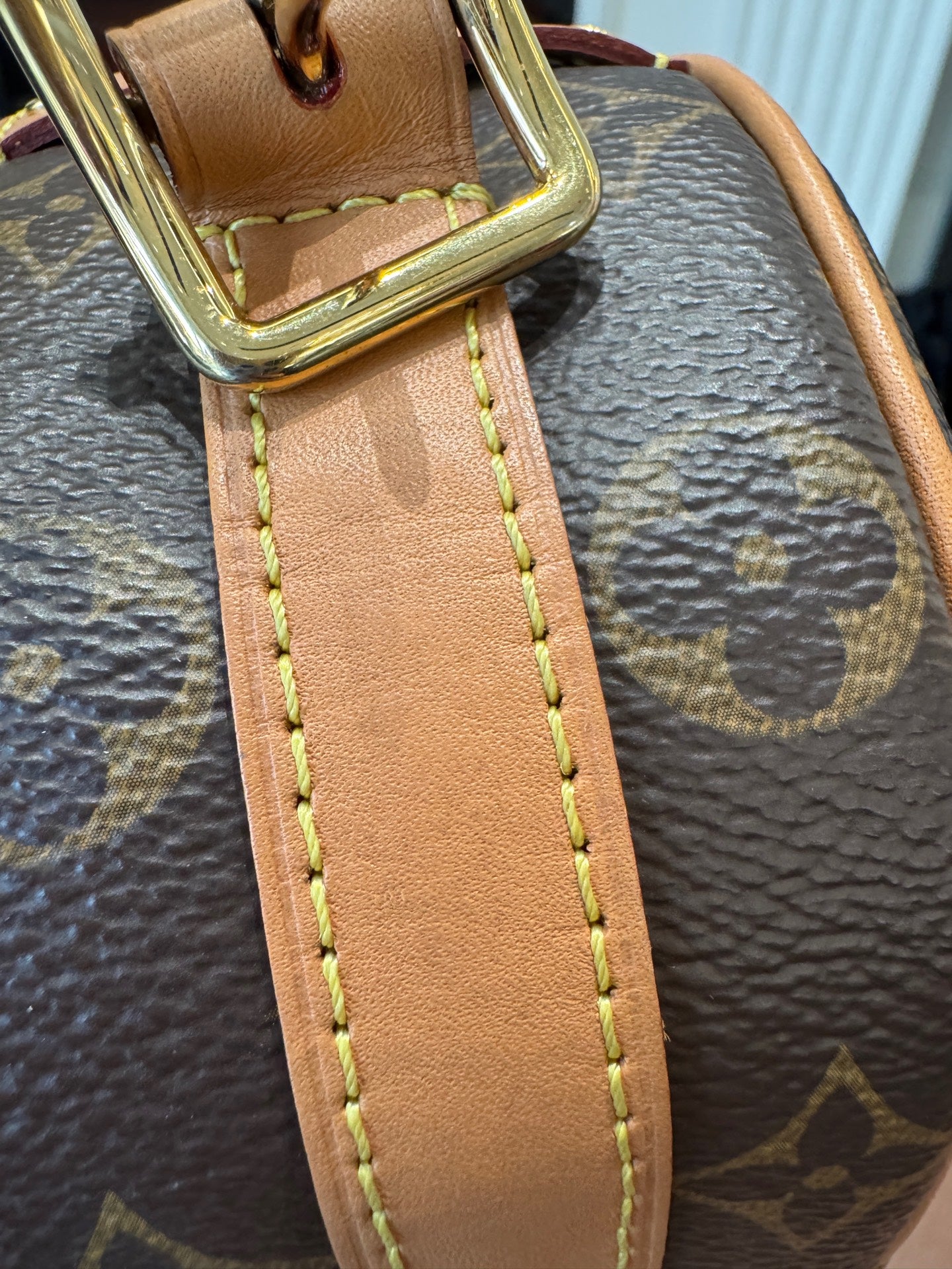 Louis Vuitton - Round Bag - Leather - Brown - (small)