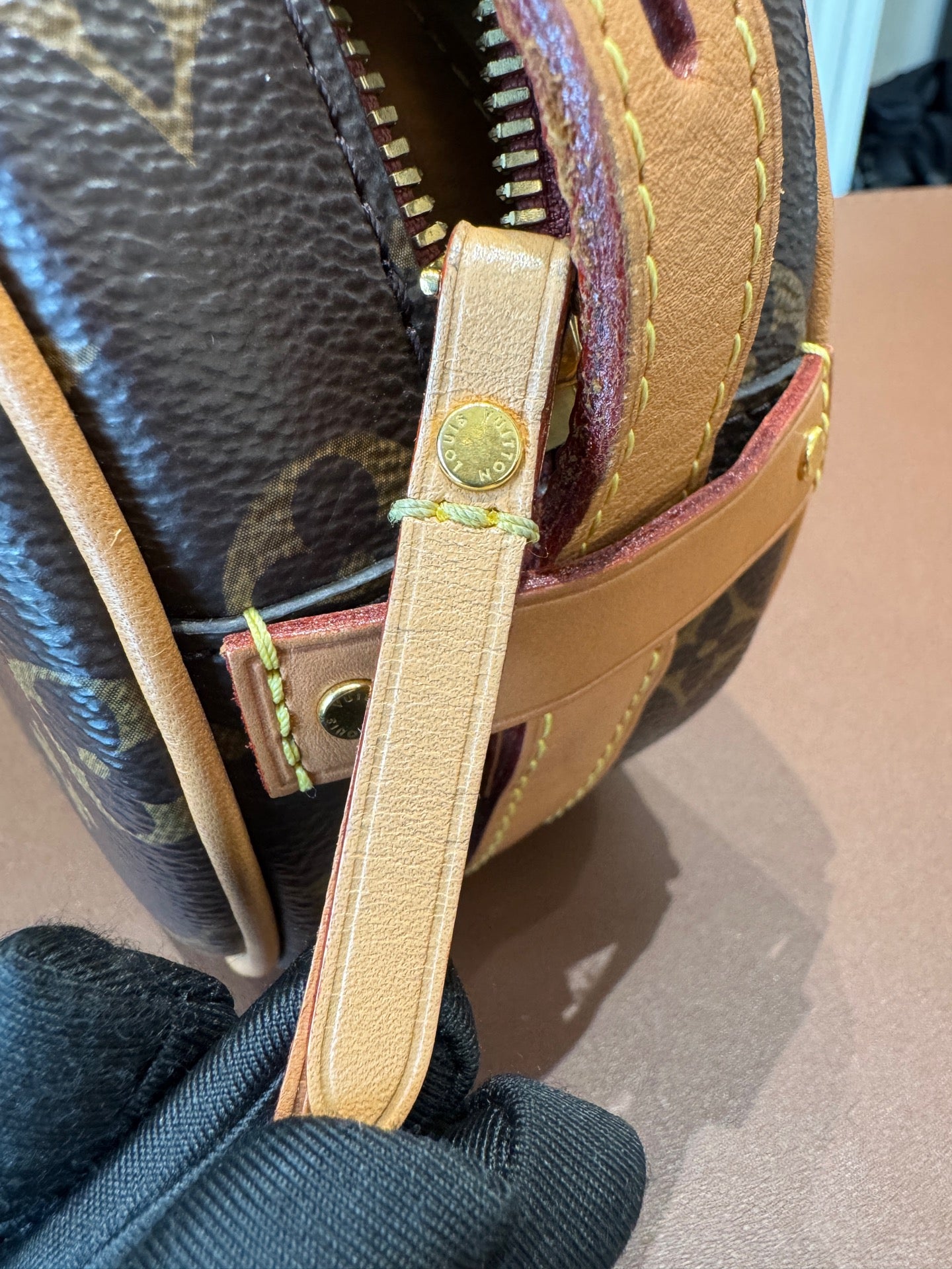 Louis Vuitton - Round Bag - Leather - Brown - (small)