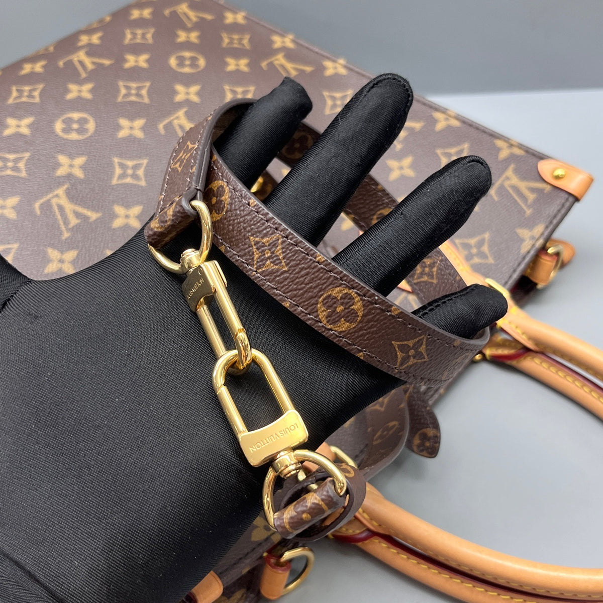 Louis Vuitton - Sac Plat - Leather - Brown - (medium)