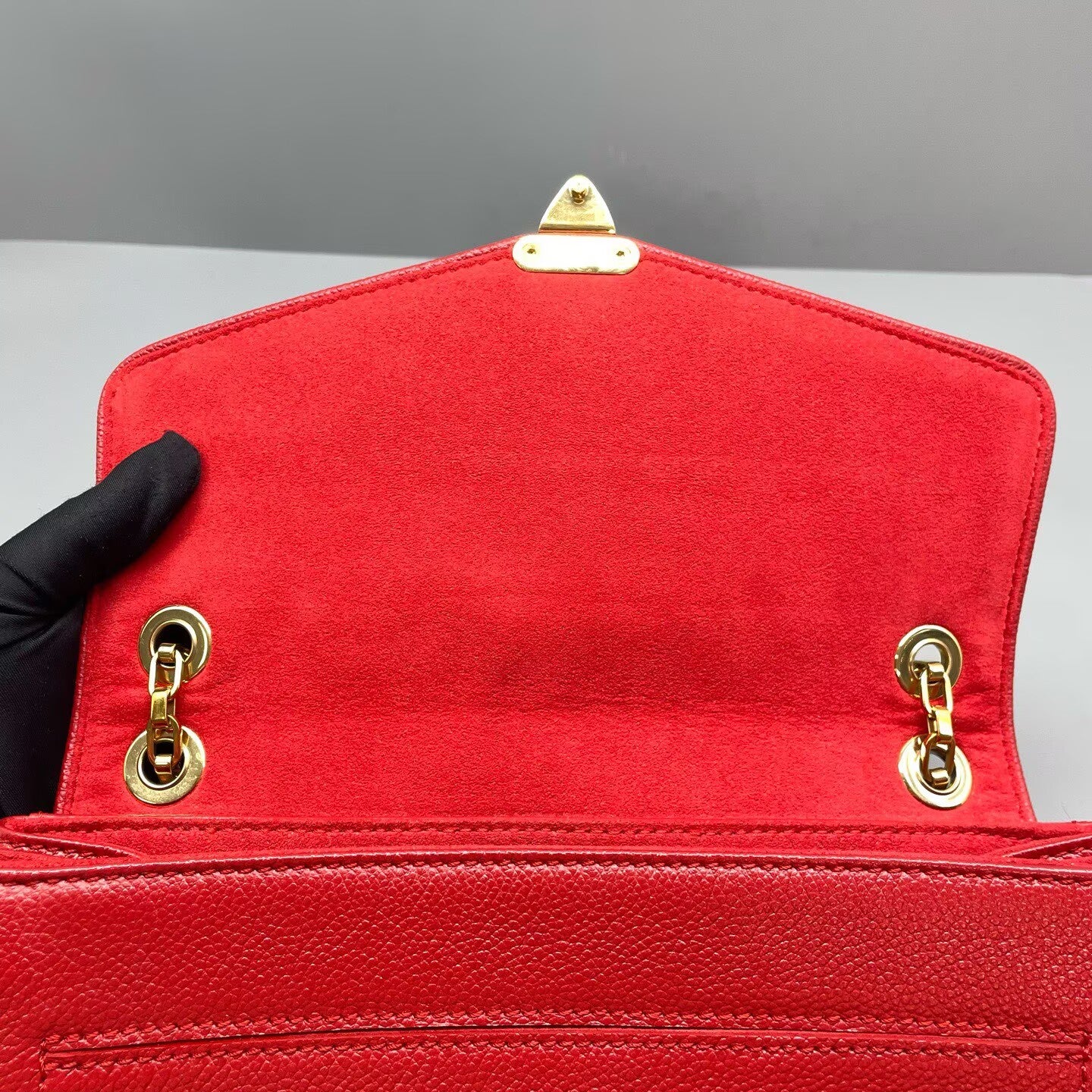 Louis Vuitton - Saint Germain - Grained leather - Red with Gold-Tone Hardware - (Medium)