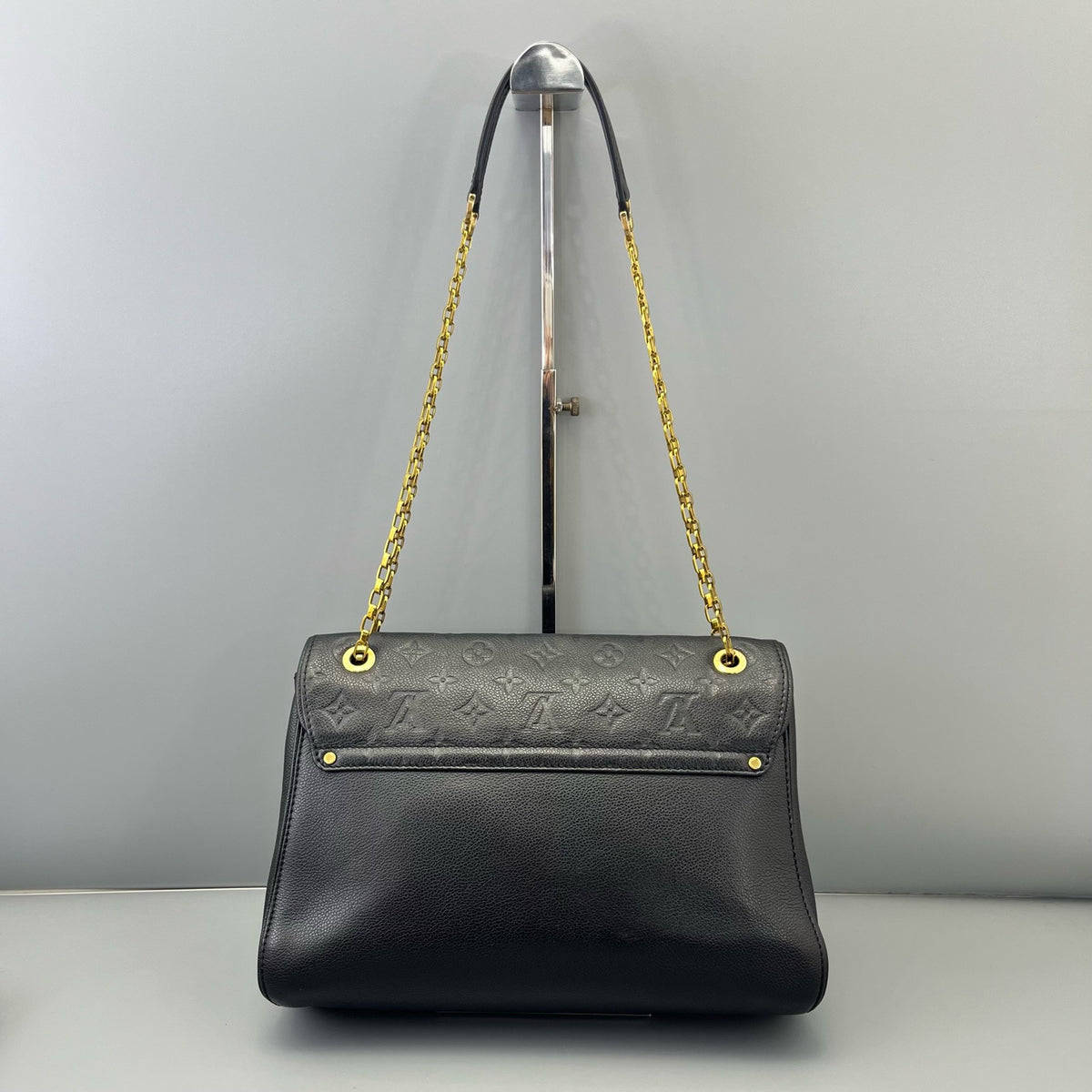 Louis Vuitton - Saint Germain - Leather - Black - (medium)