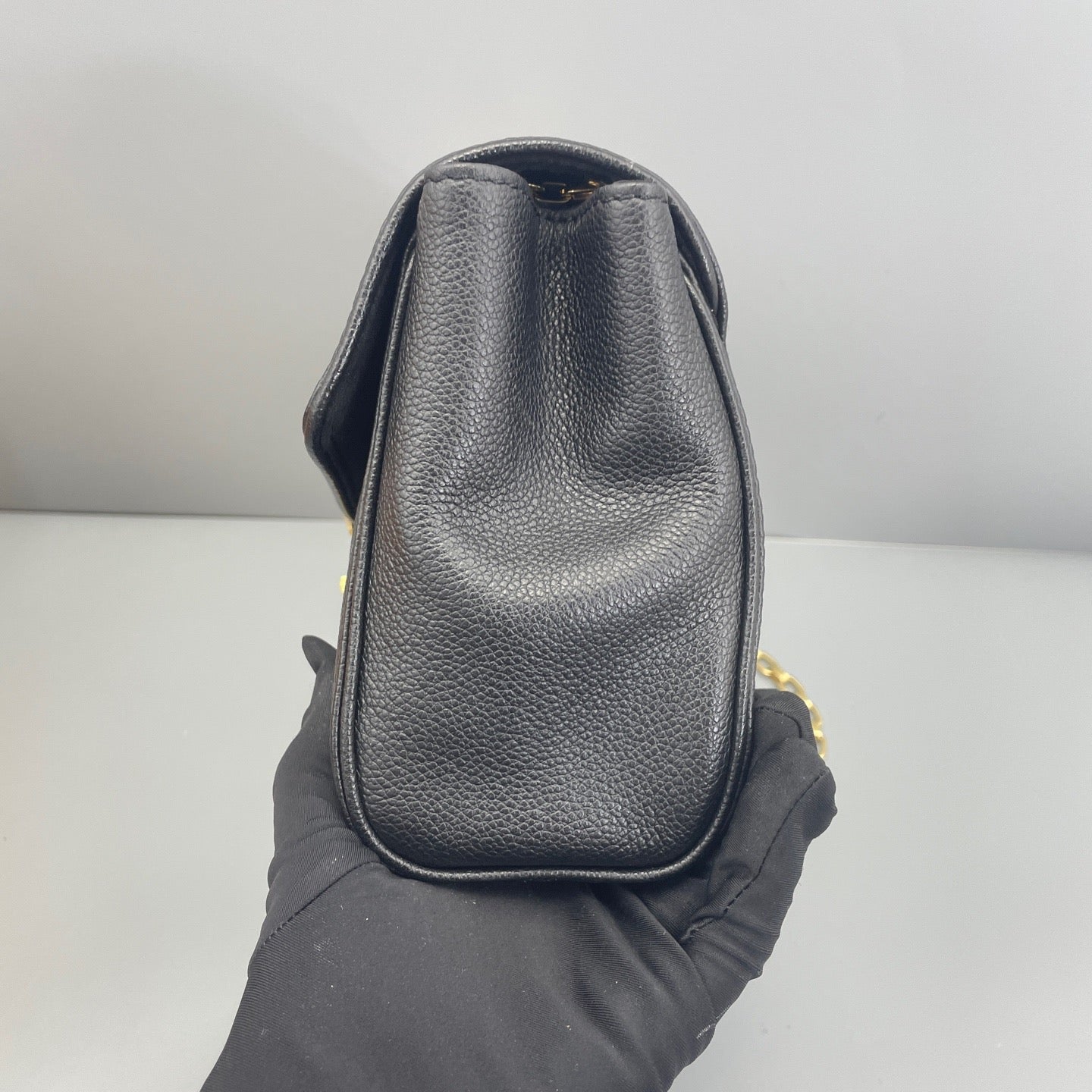 Louis Vuitton - Saint Germain - Leather - Black - (medium)