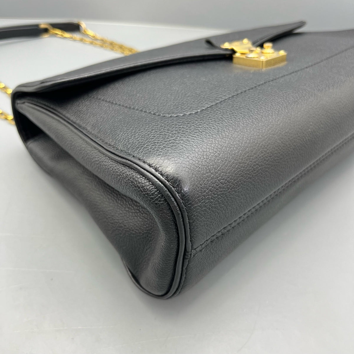 Louis Vuitton - Saint Germain - Leather - Black - (medium)