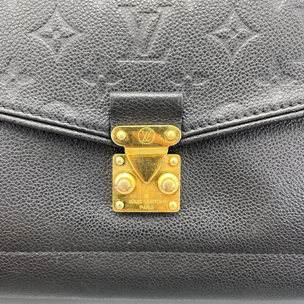 Louis Vuitton - Saint Germain - Leather - Black - (medium)