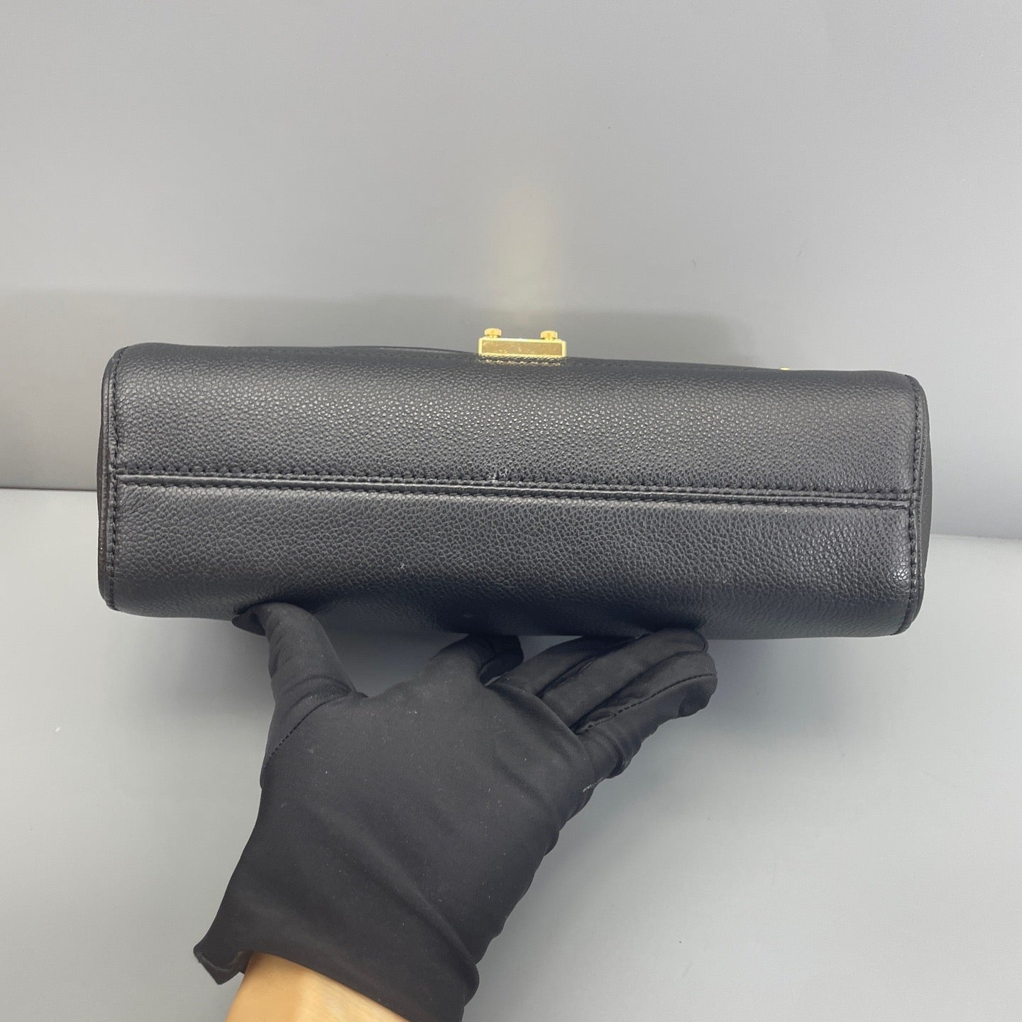 Louis Vuitton - Saint Germain - Leather - Black - (medium)