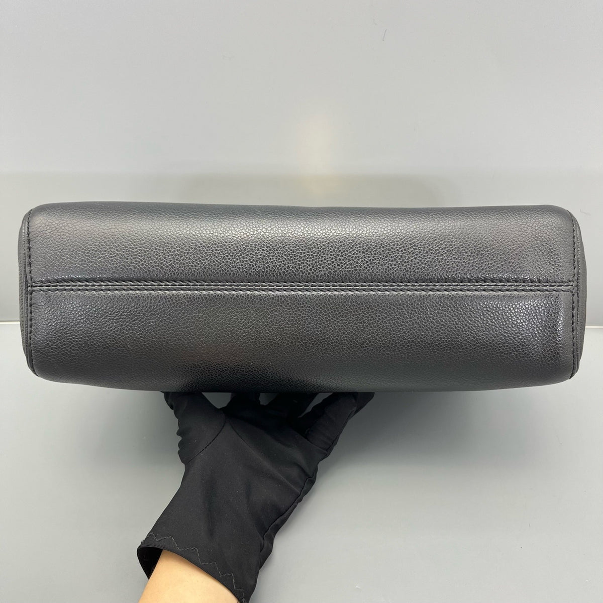 Louis Vuitton - Saint Germain - Leather - Black - (medium)