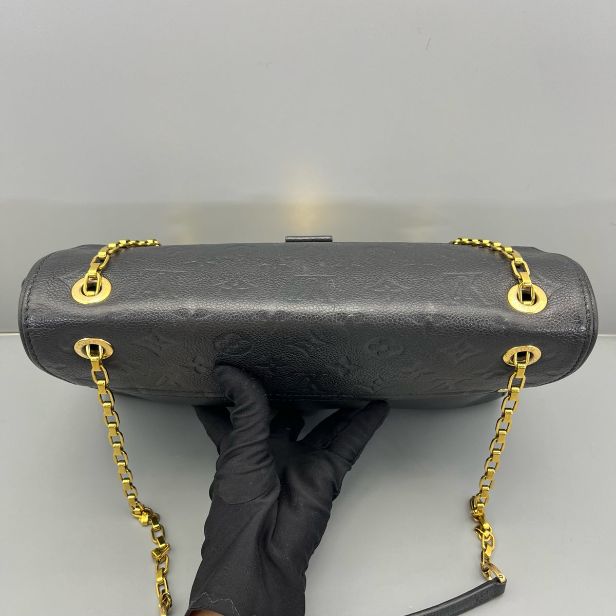 Louis Vuitton - Saint Germain - Leather - Black - (medium)