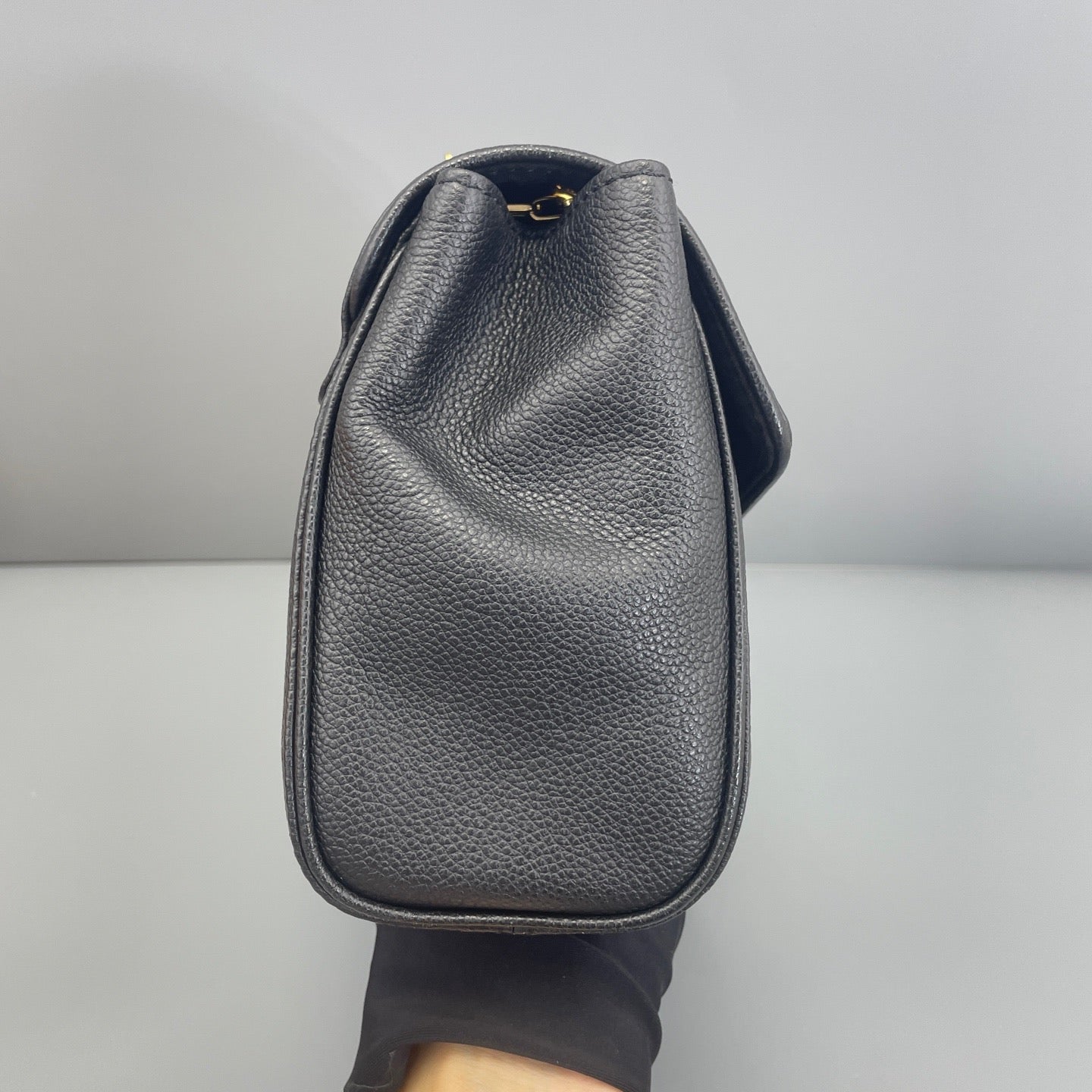 Louis Vuitton - Saint Germain - Leather - Black - (medium)