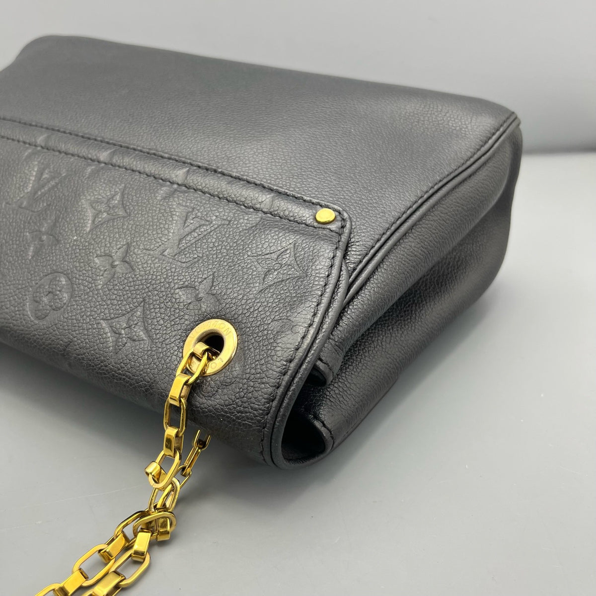 Louis Vuitton - Saint Germain - Leather - Black - (medium)